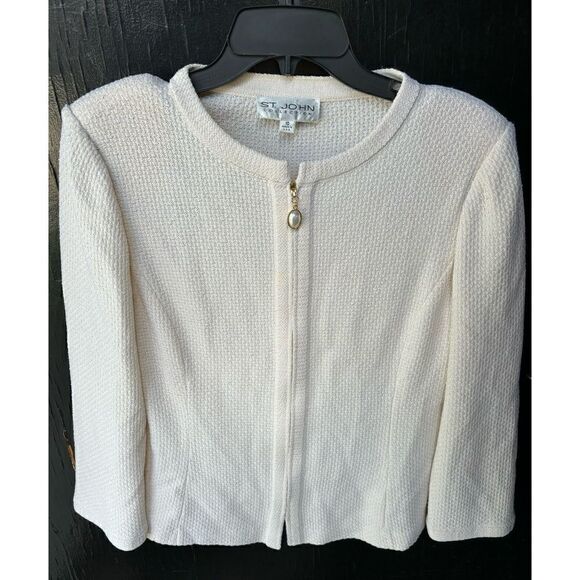 ST. JOHN Quilted Jackets in Off White with zip up pearl size 10/ excellent - Picture 1 of 7